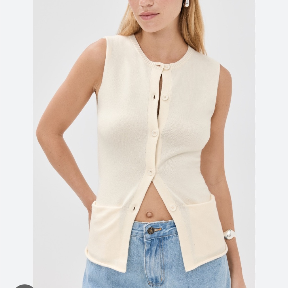 Lioness Cream Sleeveless Button-Front Knit Top